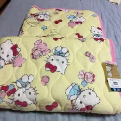 サンリオ　敷きパット　あったか敷きパット　キティちゃん