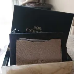 新品、箱付きCOACH折り畳み財布