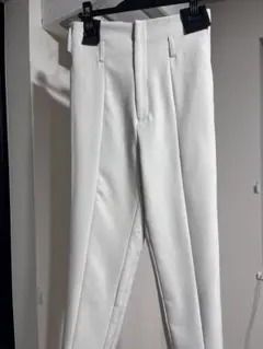 ホワイト スラックス センタープレス