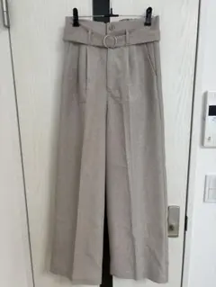 未使用　オリーブデオリーブ　ベージュ ワイドパンツ ウエストベルト付き