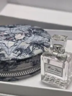 DIOR ノベルティ ト アクセサリーポーチ ミスディオールミニボトルセット
