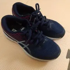 asics スニーカー　21.5㎝　22.0㎝