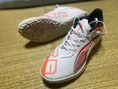 PUMA ULTRA ホワイト/オレンジ フットサルシューズ
