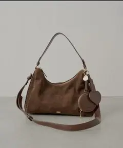 Chico ポーチチャーム付きスエードコンビボストンバッグ　ブラウン