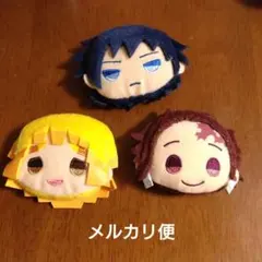 鬼滅の刃　きゃらまるマスコットバッチ　炭治郎善逸義勇