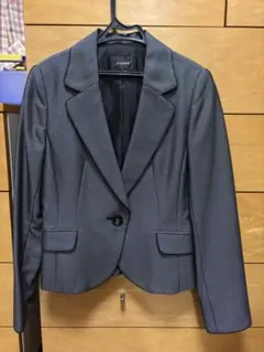 スーツ（ワンピースとジャケット）