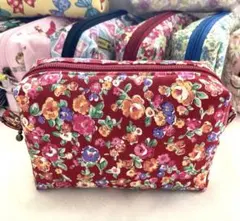 ハンドメイド●ミニスクエアポーチ赤沢山の小花柄
