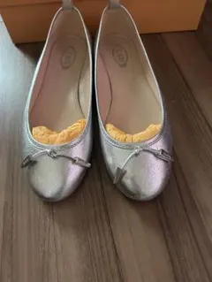 TOD'S トッズ バレエシューズ シルバーのサムネイル