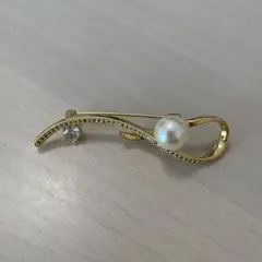 【24時間以内に配送】ゴールドトーン パール ブローチ