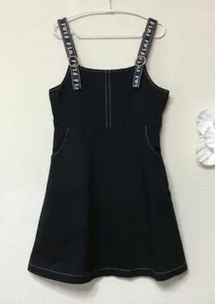 フィント　ロゴ肩紐　ジャンパースカート　F ブラック　超美品のサムネイル
