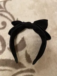 黒いリボン付きヘアバンド カチューシャ
