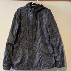 ダークグレー とネイビーの間　　迷彩　フード付き ウィンドブレーカー L