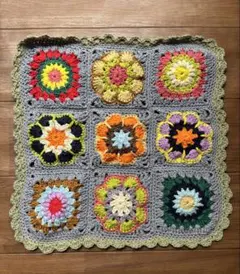 かぎ針編み　グラニースクエア　マルチカバー　ハンドメイド