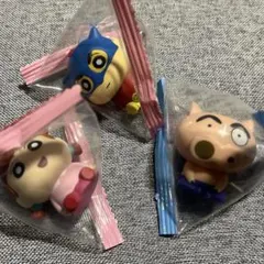 【新品】　クレヨンしんちゃん　フィギュア　プチっとすわりマス　3個セット
