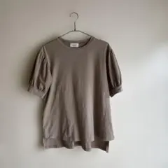 My.nia ベージュ パフスリーブ カットソー　Tシャツのサムネイル