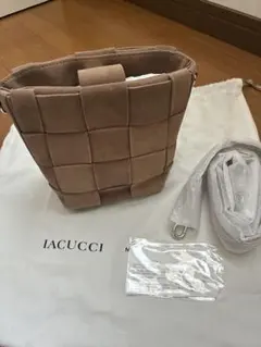 新品未使用IACUCCIイアクッチ ベルタ MINI SUEDE サンドベージュのサムネイル