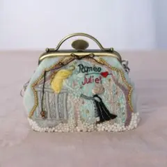 手刺繍のポーチ ロミオとジュリエット