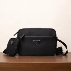PRADA ナイロンショルダーバッグ ブラック