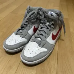 Nike Dunk スニーカー グレー/ホワイト/レッド