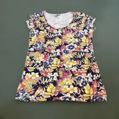 ZARA TRAFALUC フラワープリント Tシャツ S。ストレッチがあり綺麗