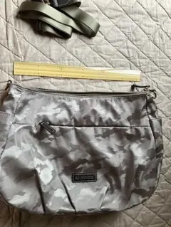 LA BAGAGERIE ナイロンショルダーバッグ　迷彩柄　新品未使用