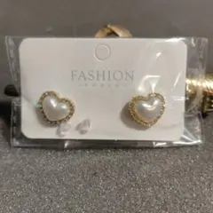 ハート型パール風ピアス ゴールドトーン