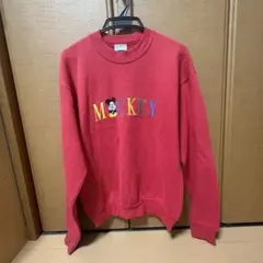 ミッキー刺繍レッドトレーナー