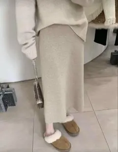 ニットスカート　ベージュ　ゴム