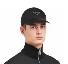 PRADA ブラック ベースボールキャップ