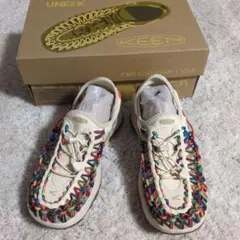 KEEN キーンユニークアストリア サンダル 24.5 ホワイト/マルチカラー