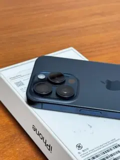 Apple iPhone 15 Pro ブルーチタニウム 本体のサムネイル