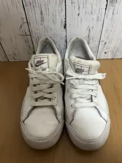 NIKE（ナイキ）のスニーカー　ホワイト