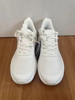 ホワイト スポーツ スニーカー　23.5㎝