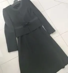 Marguerite ブラックワンピーススーツ