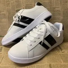 新品★レディース★23.0cm★軽量 撥水Fレザーコートスニーカー白 黒3299