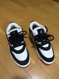 NIKE AIR JORDAN 4RM ブラック/ホワイト スニーカー