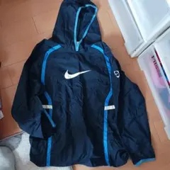 Nike フード付きウィンドブレーカー ネイビーLサイズ