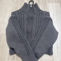 グレー ケーブル編み ハイネックセーター