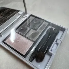 LISSAGE シルバー系 アイシャドウパレット #21のサムネイル