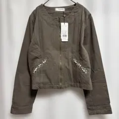 【新品タグ付き】定価¥10,450 カーキ ノーカラージャケット M ビジュー