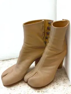 【極美品・裏張済】マルジェラ 足袋ブーツ 37 ベージュ 8cmのサムネイル