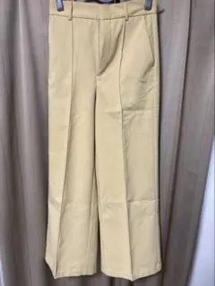 GU ベージュ スラックス Sサイズ