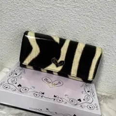 未使用品✨️保存袋付き✨️　シンクビー!　長財布　ビーズ　刺繍　シンデレラ　馬車 未使用品✨️保存袋付き✨️ シンクビー! 長財布 ビーズ 刺繍