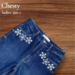 【美品】Chesty チェスティ パールフラワーデニムパンツ 花柄刺繍 サイズ1のサムネイル