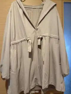 バックプリーツフーディコート　ナイスクラップ トレンチコート プリーツ