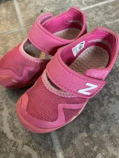 New Balance サンダル ピンク 16cm