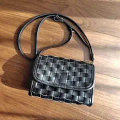 最終値下げ　美品　黒　ショルダーバッグ