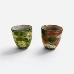 【未使用】夫婦湯呑み ペア 美濃焼 花柄 緑 赤茶 箱付 和食器 贈答