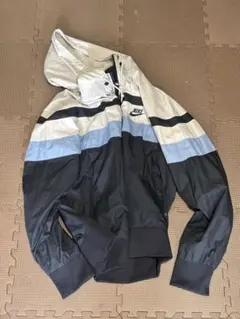 処分セール！！！　Nike フード付きナイロンジャケット　銀タグ