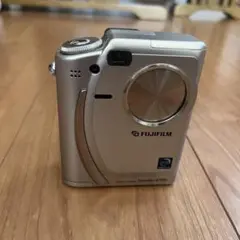 【動作確認済み】FUJIFILM FINEPIX 4700Z 単三電池 CCD 動作確認済 FUJIFILM finepix 4700Z 単三電池 - メルカリ